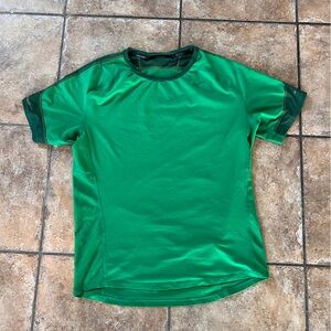 Nike Men’s Dri Fit Geeen Short Sleeve Shirt Medium